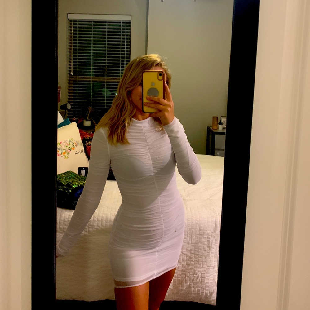 BODYCON WHITE DRESS